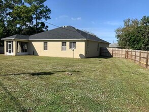 1572 SW Gager Rd in Port St. Lucie, FL - Building Photo - Building Photo