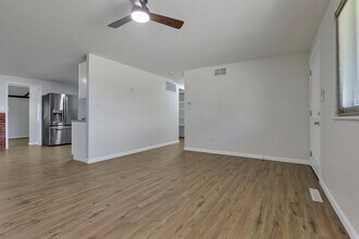 1572 Ives Ave in Reynoldsburg, OH - Foto de edificio - Building Photo