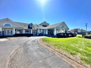 135 Southern Trce in Hendersonville, TN - Building Photo - Building Photo