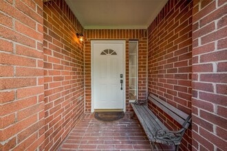 3223 Candlepine Dr in Spring, TX - Foto de edificio - Building Photo