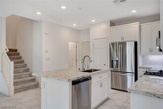 965 Nevada State Dr in Henderson, NV - Building Photo - Building Photo