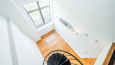 18 Monitor St in Brooklyn, NY - Foto de edificio - Building Photo