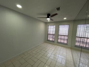 101 W Del Mar Blvd in Laredo, TX - Building Photo - Building Photo