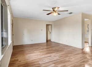 1121 Wheeler St in Texarkana, TX - Building Photo - Building Photo