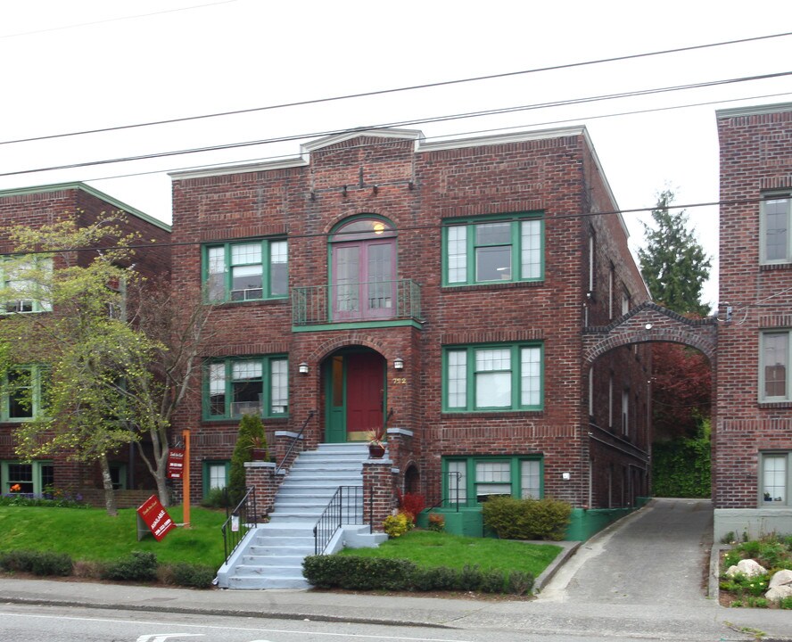 10th Avenue East in Seattle, WA - Building Photo