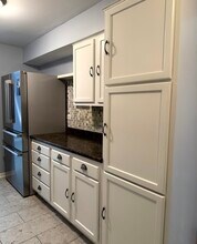 3026 Roberts Dr in Woodridge, IL - Building Photo - Building Photo