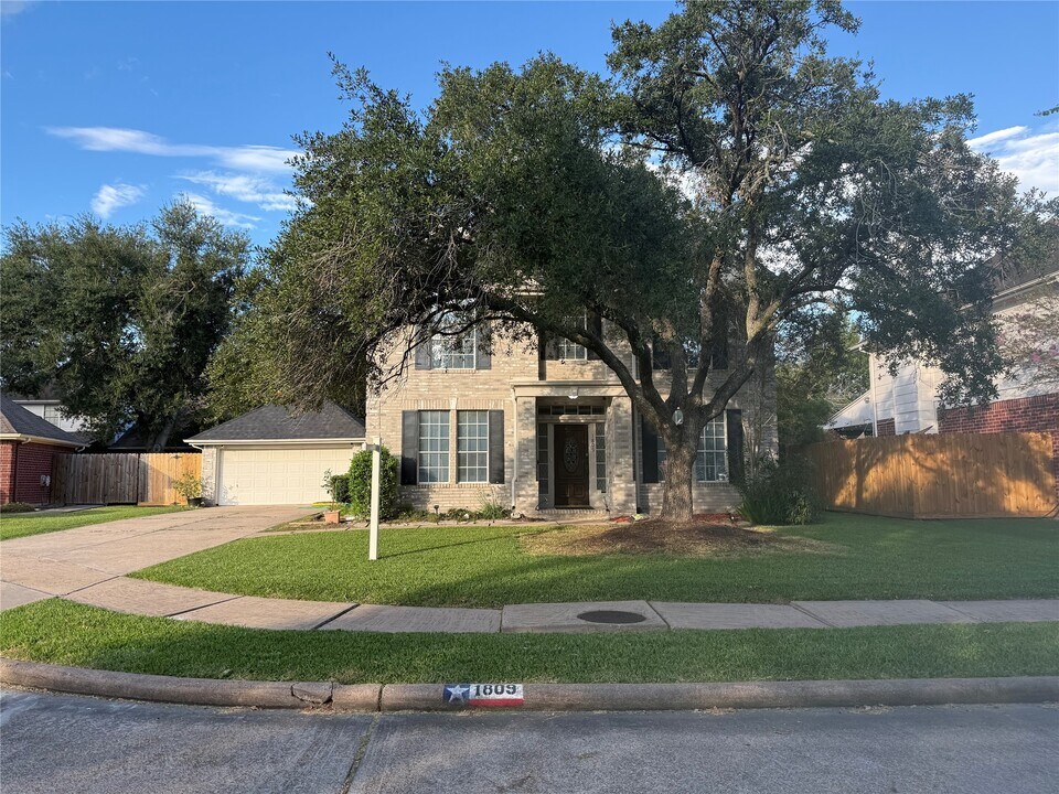 1809 Oakland Cir in Pearland, TX - Building Photo