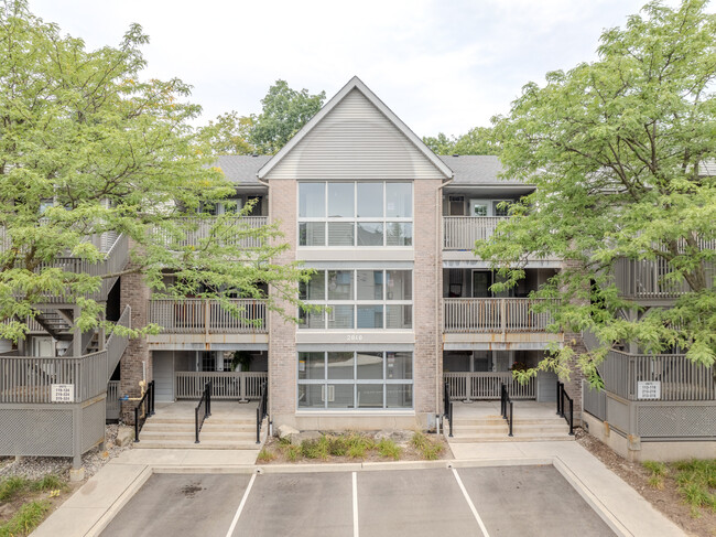 Forest Chase in Burlington, ON - Building Photo - Building Photo