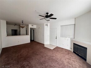 7173 S Durango Dr, Unit 102 in Las Vegas, NV - Building Photo - Building Photo