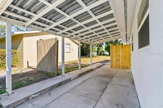 6243 Carlton Ave in Sarasota, FL - Building Photo - Building Photo