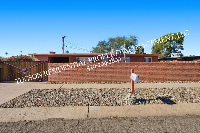 property at 2402 S Calle Yucatan