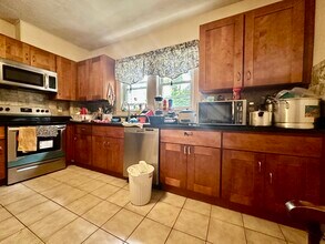 17 Stratton Ter, Unit 33 in Waltham, MA - Building Photo - Building Photo