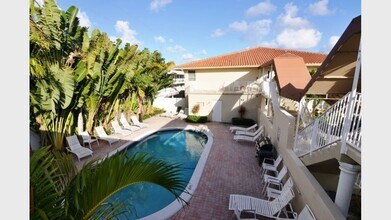 1941 NE 51st St-Unit -28 - Vegas in Fort Lauderdale, FL - Building Photo - Building Photo