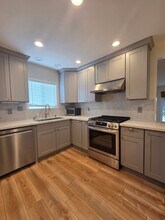 1517 Weaverly Dr in Petaluma, CA - Building Photo - Building Photo