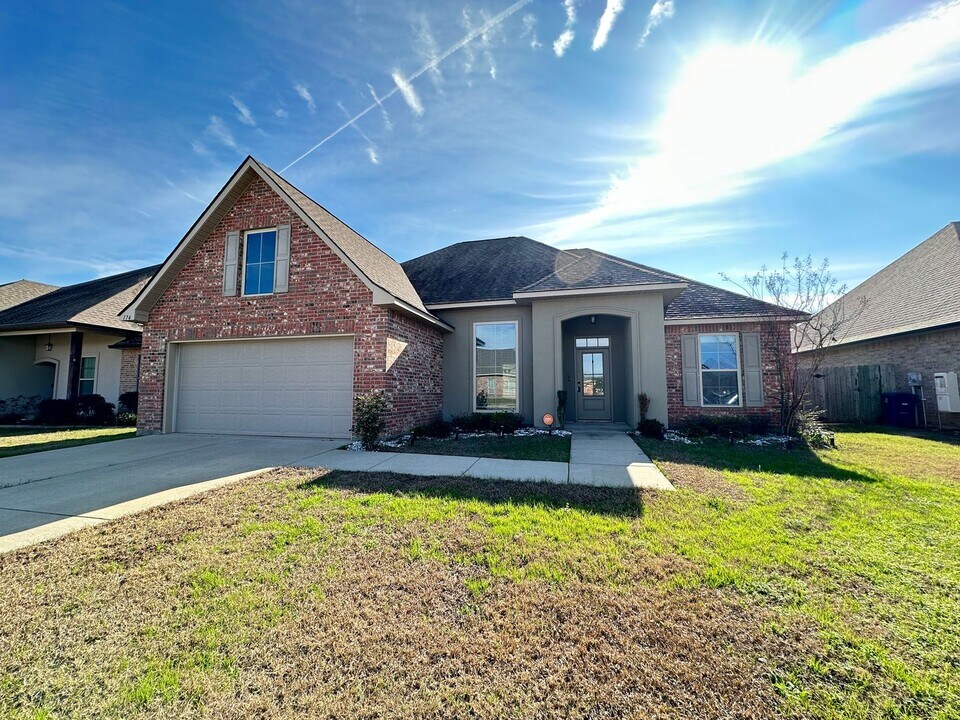 174 Gulfstream Ln in Shreveport, LA - Building Photo