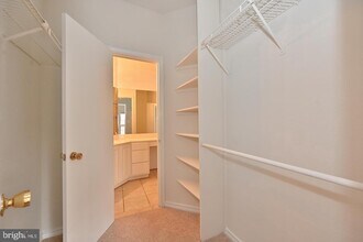 12164 Penderview Ln-Unit -1625 in Fairfax, VA - Building Photo - Building Photo