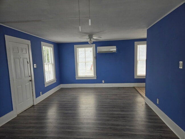 2407 40th St, Unit Efficiency Apartment in Galveston, TX - Foto de edificio - Building Photo