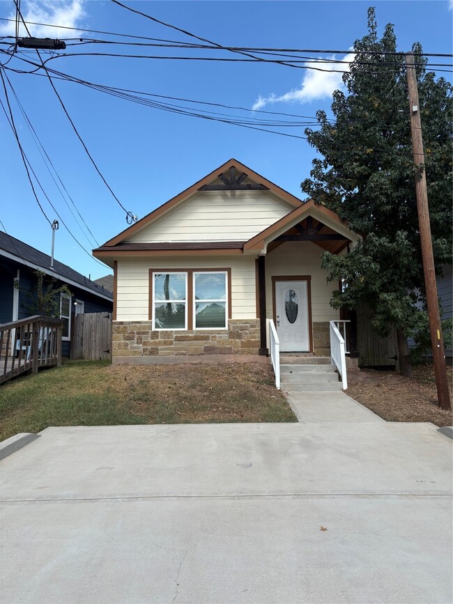 property at 16964 W Ivanhoe St