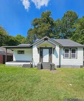 3835 Sherwood St in Baton Rouge, LA - Building Photo