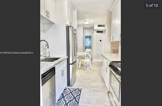 81 Edgewater Dr in Coral Gables, FL - Building Photo - Building Photo