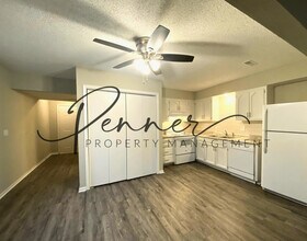 509 NE Newport Dr in Lee's Summit, MO - Building Photo - Building Photo