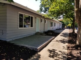 5442 -5448 SE Franklin St