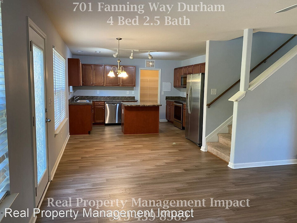 701 Fanning Way in Durham, NC - Building Photo