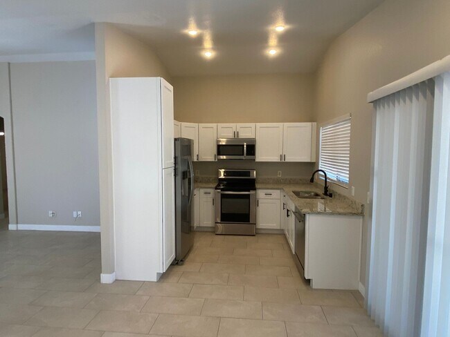 1616 E Desert Ln in Phoenix, AZ - Building Photo - Building Photo