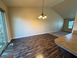 20661 Tango Creek Ave in Bend, OR - Building Photo - Building Photo