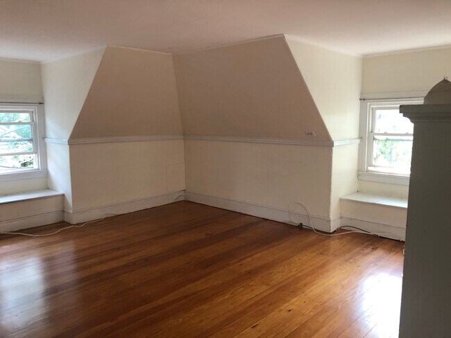 98 Thorndike St, Unit 98 Thorndike St - Apt 2