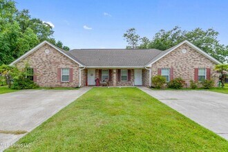 207 Reed Ave in Long Beach, MS - Building Photo - Building Photo