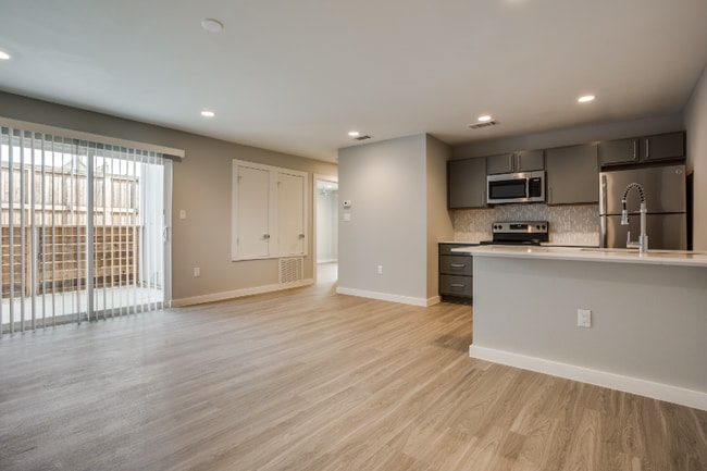 3328 Cedarplaza Ln in Dallas, TX - Building Photo - Building Photo