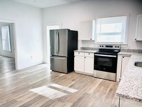 243 S Crigler St in Charlotte, NC - Foto de edificio - Building Photo