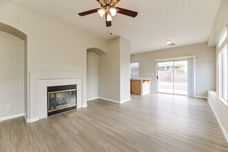 8690 Country Crossings St in Las Vegas, NV - Building Photo - Building Photo
