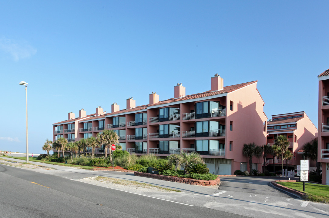 Palm Beach Club in Gulf Breeze, FL - Building Photo