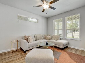 7913 Mellencamp Dr in Austin, TX - Building Photo - Building Photo