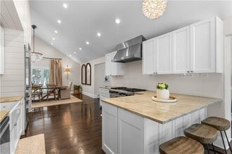 345 Dogwood Trail in Marietta, GA - Foto de edificio - Building Photo