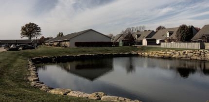 Park Place Apartments - 55+ Community in Newburgh, IN - Foto de edificio - Building Photo