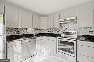 7442 Adams Park Ct in Annandale, VA - Building Photo - Building Photo