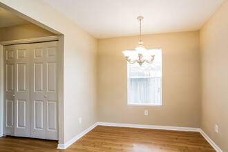 1125 Willersley Ln in Channelview, TX - Foto de edificio - Building Photo
