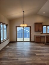 805 Blue Mounds St, Unit B in Mount Horeb, WI - Foto de edificio - Building Photo
