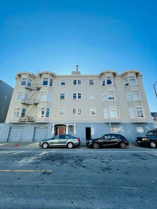 1885 Golden Gate Ave, Unit 5 in San Francisco, CA - Building Photo