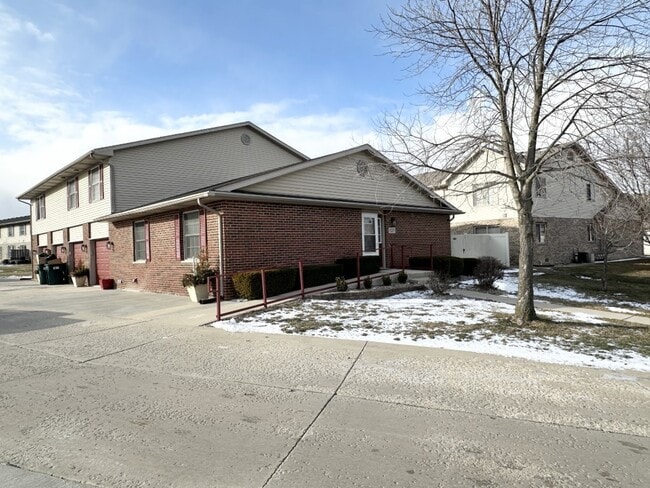 1227 Leon Way in Bourbonnais, IL - Building Photo - Building Photo