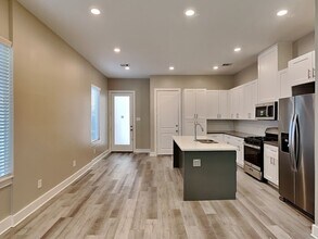 223 Oriole St in Houston, TX - Building Photo - Building Photo