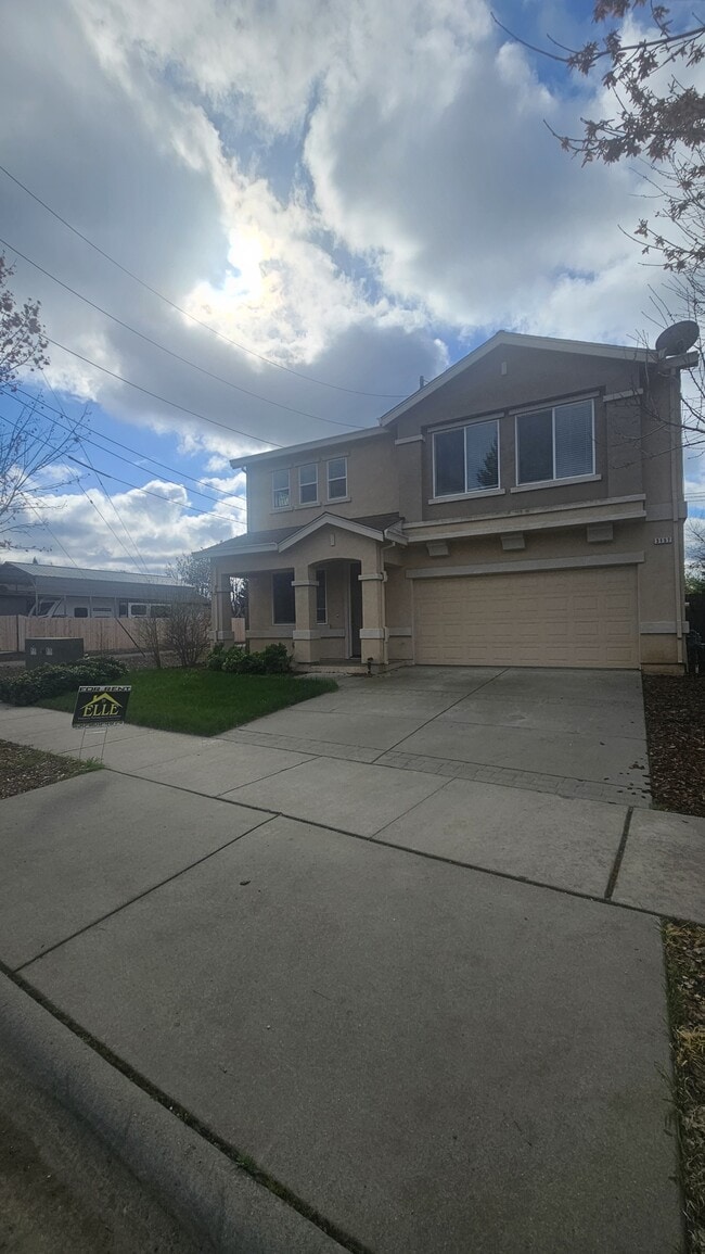 property at 3157 Rogue River Dr