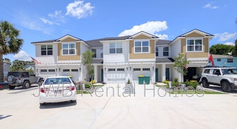 335 5th Ave S in Jacksonville Beach, FL - Building Photo