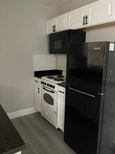 1122 Neptune Dr in Ruskin, FL - Foto de edificio - Building Photo