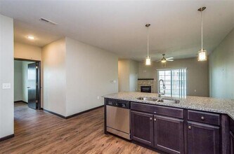 2867 Spring Rose Cir, Unit #101 in Coralville, IA - Building Photo - Building Photo
