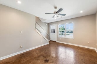 318 Titan in Lafayette, LA - Foto de edificio - Building Photo