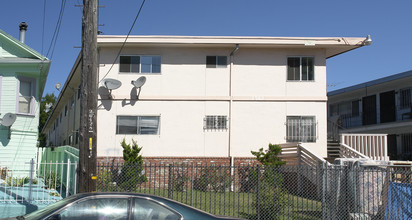 3069 Pleitner Ave in Oakland, CA - Building Photo - Building Photo